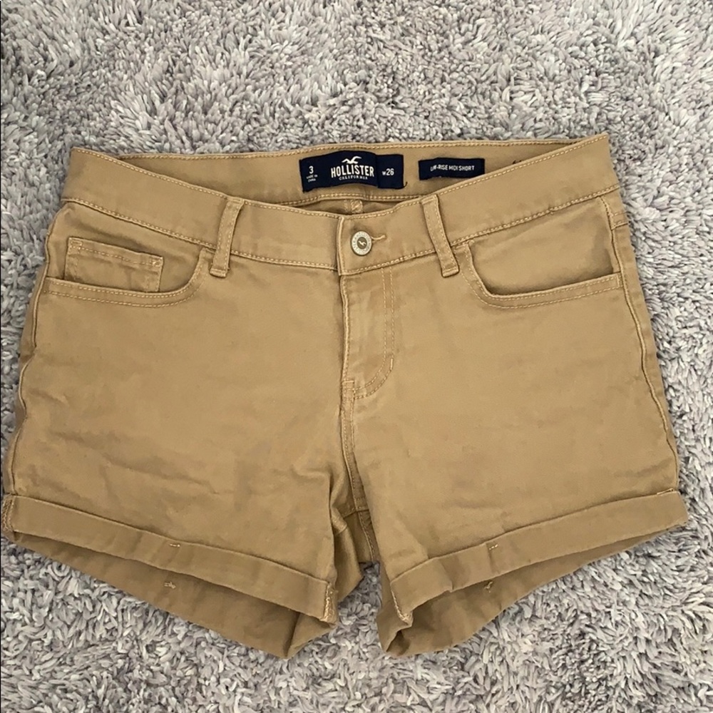 Hollister low rise midi khaki shorts